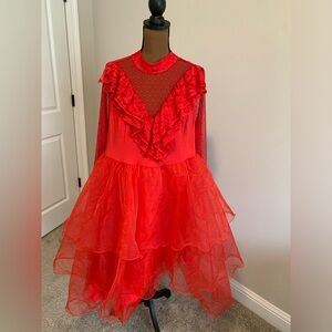 Lydia deetz wedding dress